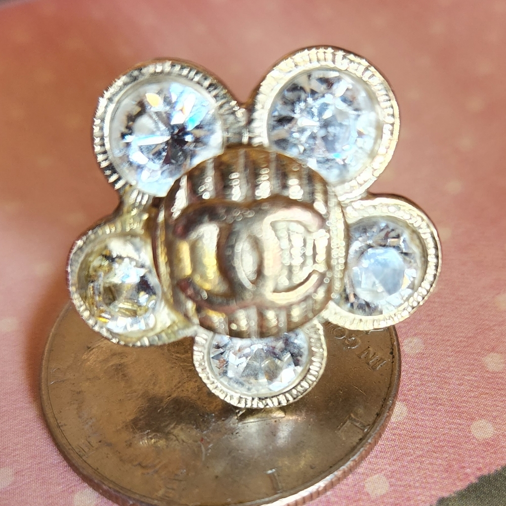 CHANEL y2k HTF Camelia Gold Gaudy Huge Chunky Rhinestone Flower Cocktail Ring 6